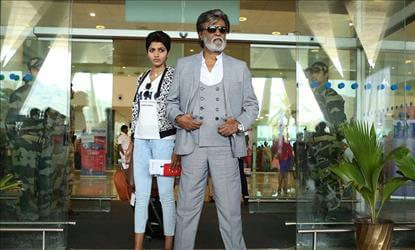 கபாலியை வைச்சு போராட்டம்... கர்நாடக அமைப்புகள் போர்க்கொடி